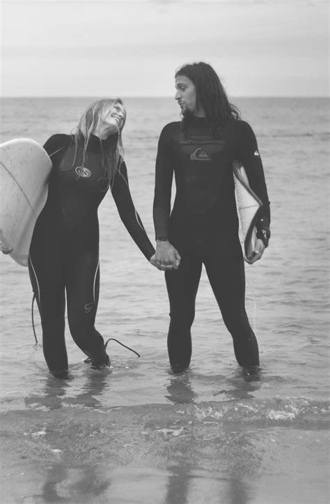 photo by callie riesling photography surfing engagement
