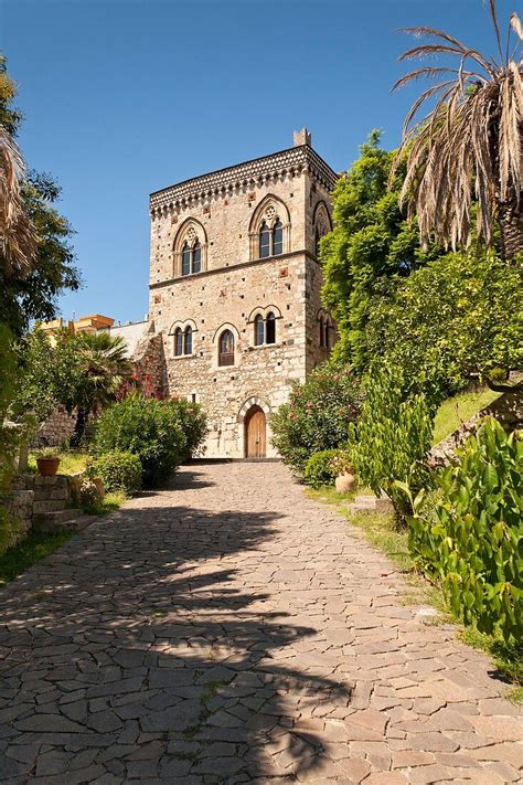 palazzo dei duchi  santo stefano bild kaufen  lookphotos