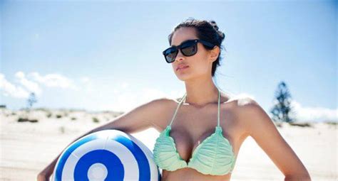 tips to control excessive sweating under breasts read
