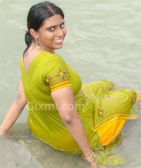 Wet Dress Aunties Desi Aunty Online Hot Desi Aunty Photos Indian