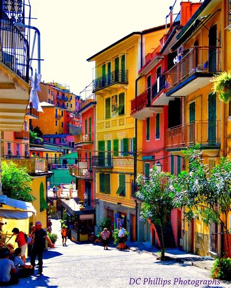 street scene cinque terre italy in 2019 italy street wow travel scenery