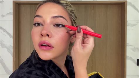 Watch Madelyn Cline’s Guide To Siren Eyes Lip Contouring And Making