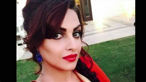 himanshi khurana hot photos images and wallpapers