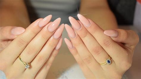 modern  trendy manicure diy almond nails