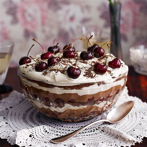 easy trifle recipes best trifle recipe round up good