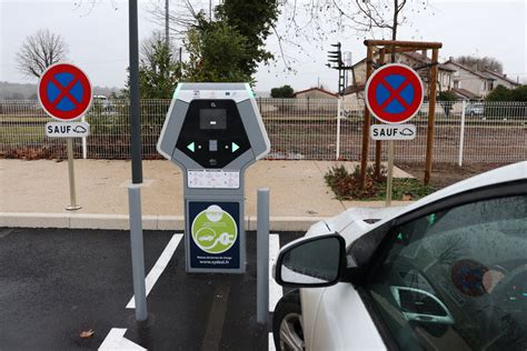 digoin une nouvelle borne de recharge pour les vehicules electriques