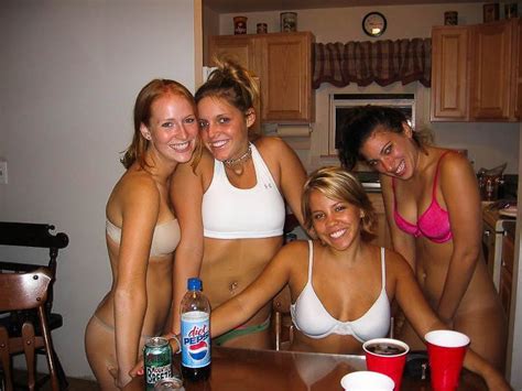 27examples Of Cute Girls Playing Beer Pong Gallery