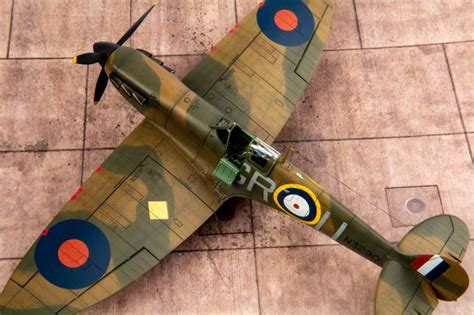 Eduard Spitfire Mk 1 Completed 1 48 Battle Of Britain Imodeler