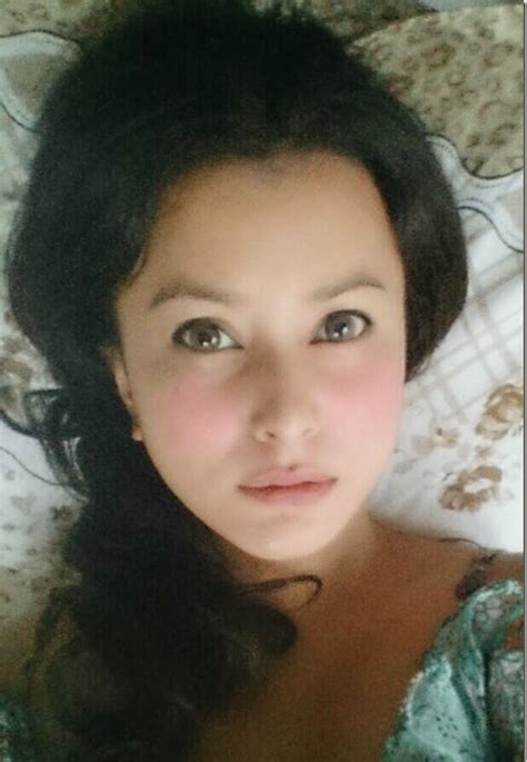 Mobile Talk With Sexy Namrata Shrestha ~ Nepali Video News