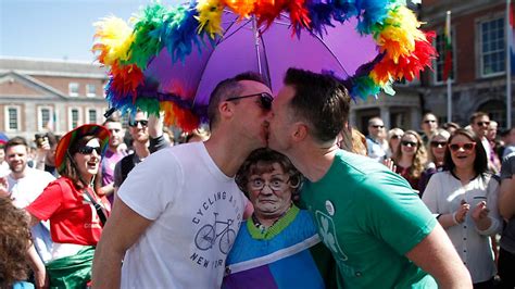 Proteste Rechter Gruppen Bei Wahl Des Mister Gay Europe In Polen