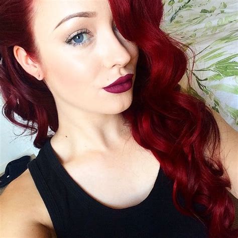 picture of red hair with beach waves looks very sexy