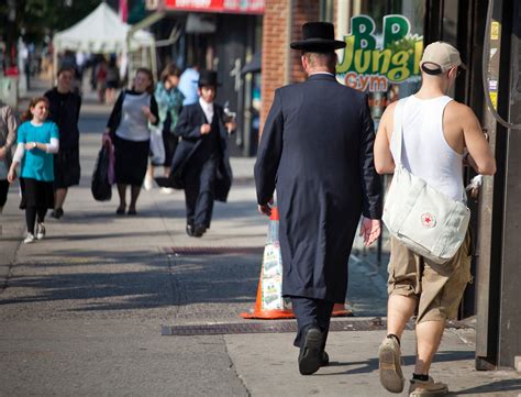 hasidic jews  heavy dress bear   summer   york times