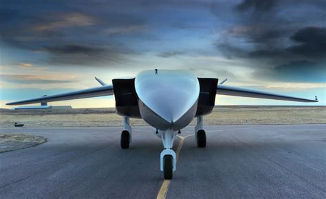 grootste drone ter wereld maakt eerste vlucht fhm