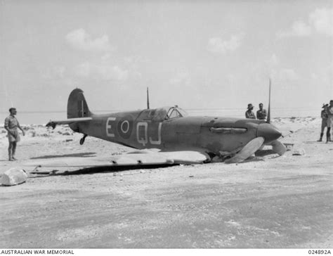 spitfire aircraft    forced landing  el alamein