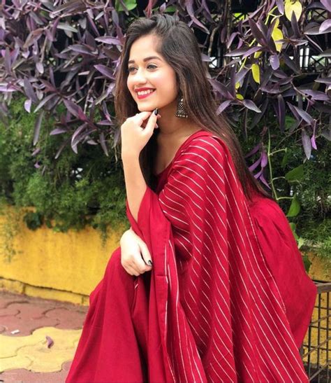 Jannat Zubair Rahmani In Hot Red Saree On Stylevore