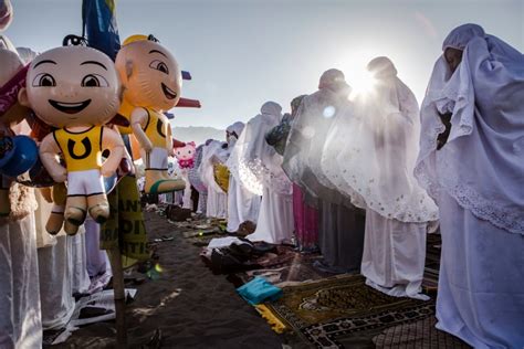 beautiful photos of people celebrating eid al fitr around the world the fader