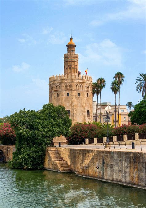 torre del oro nomads travel guide