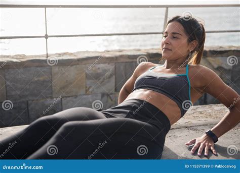 A Fit Young Woman Doing Stomach Crunches Stock Image Image Of Arms