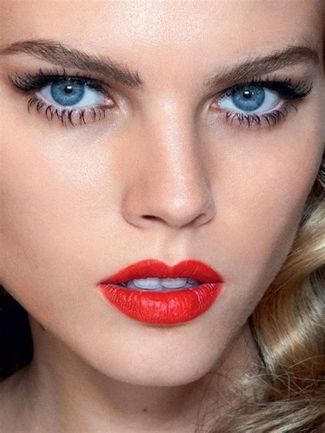 choose  wear red lipstick fashionisers