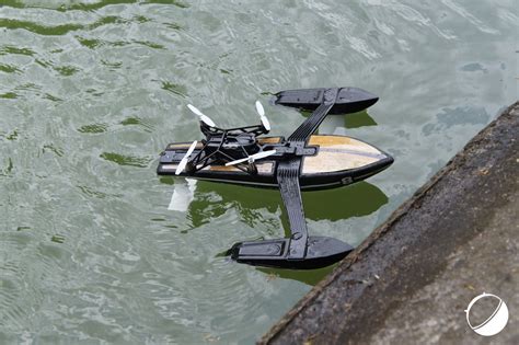 prise en main du parrot hydrofoil drone lhybride hydroptere quadricoptere