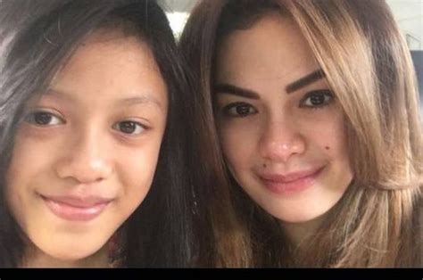 Sering Diejak Tak Punya Ayah Putri Sulung Nikita Mirzani