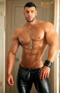 Hung gay muscle dudes