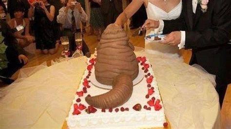 are these the worst wedding cakes ever daily mail online wedding fail wedding cake fails