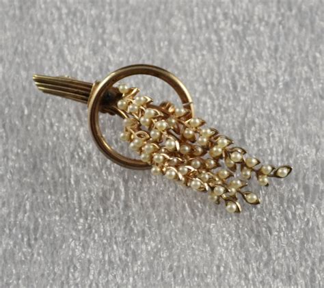 Vintage Gold Tone Lapel Pin W Faux Seed Pearls Floral Spray
