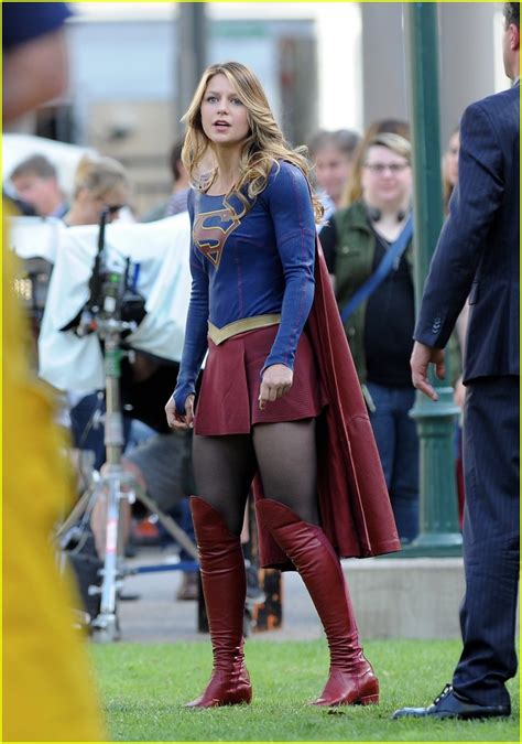 Full Sized Photo Of Grant Gustin Melissa Wap Supergirl Crossover 24