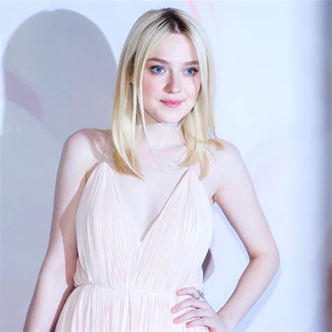 dakota fanning hot images sexy near nude photos beautiful lifestyle