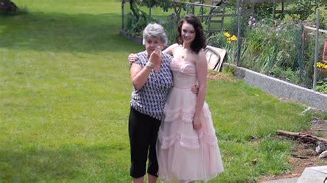 granddaughter gives grandma heartwarming surprise before senior prom by