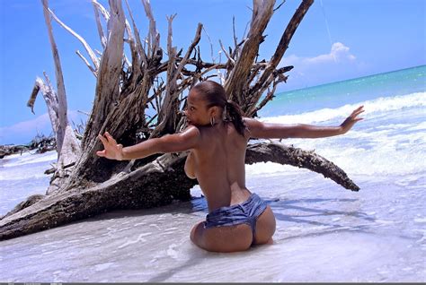 beach pics with beautiful black model tierra love and her