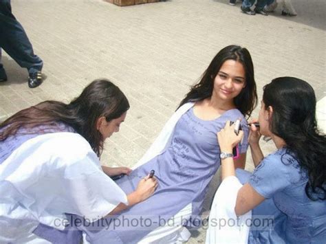 Exclusive Pakistani School And Colleges And University Girls Photos