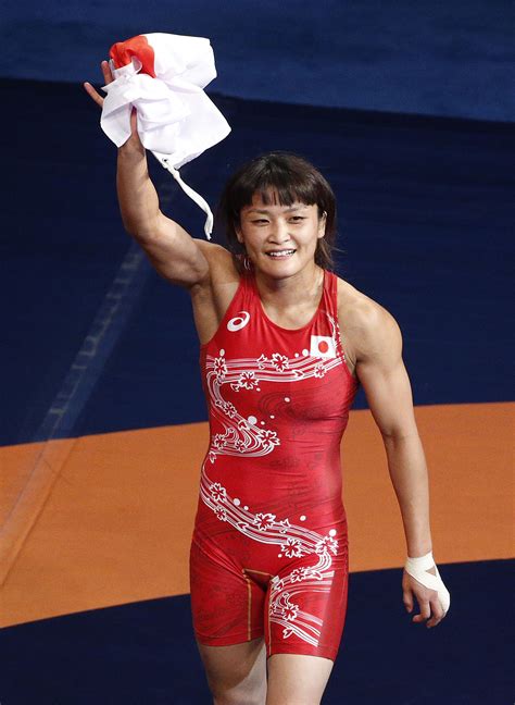 icho cruises  olli  capture world title  japan times