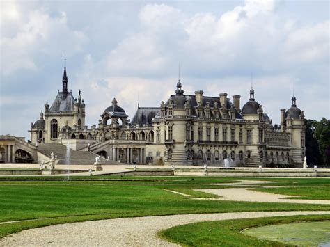 chateau de chantilly chantilly oise france  site comprises  attached buildings
