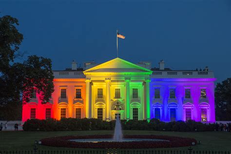 white house lit in rainbow colors after gay marriage ruling the