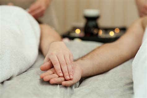 5 reasons a couples massage is the perfect valentine s day t zen