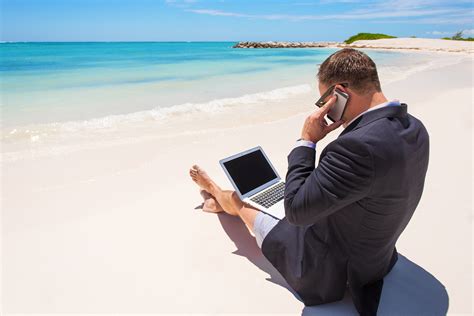 manage  employees working remotely
