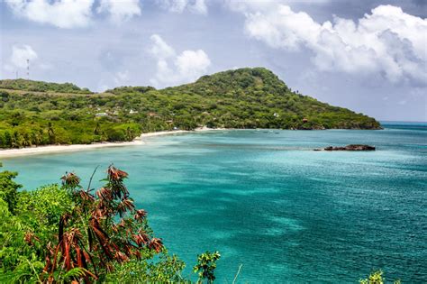 visit providencia   remaining caribbean island youve