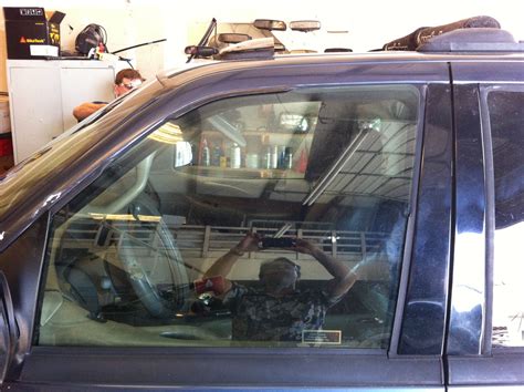ford expedition door window replaced wwwlloydsglasscom ford expedition windshield