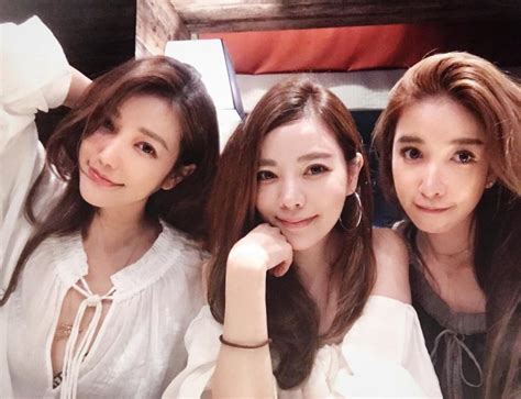 mom 63 and daughters 41 40 and 36 stuns the internet with their