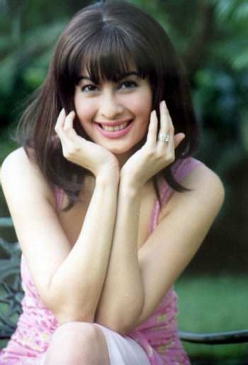 Artis Indonesia Smile Of Diana Pungky