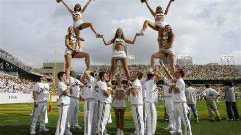 Doctors Make Recommendations For Safe Cheerleading The