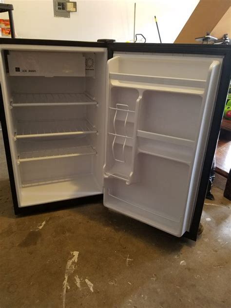 igloo 4 6 cubic foot mini fridge for sale in covington wa offerup