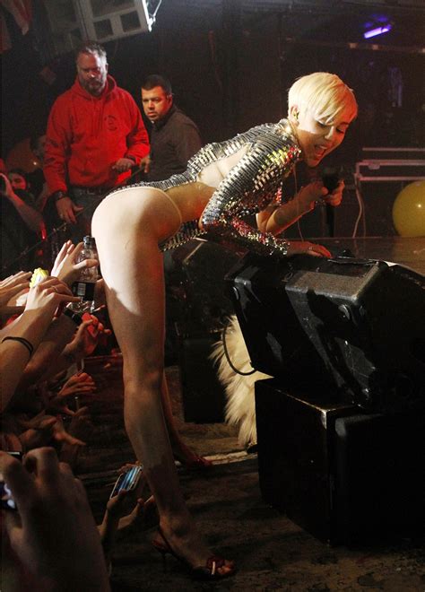 miley cyrus allows fans to touch private parts on stage