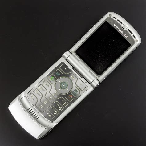 folding screen   razr phone hinted  motorola inquirer technology