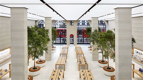 dogs allowed  apple stores uk