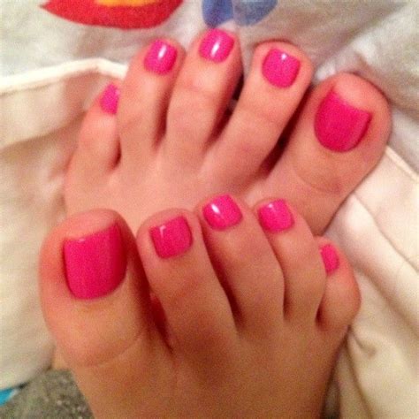 a trend of egos beautiful toes pretty toes pink toes