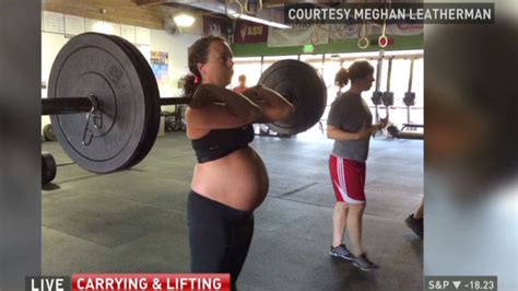 mom lifts 215 lbs at 40 weeks pregnant cnn