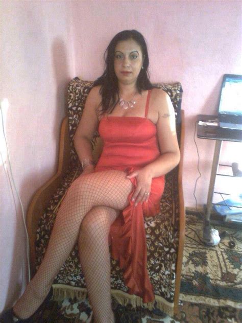 hot indian desi woman in nighty showing big boobs pic